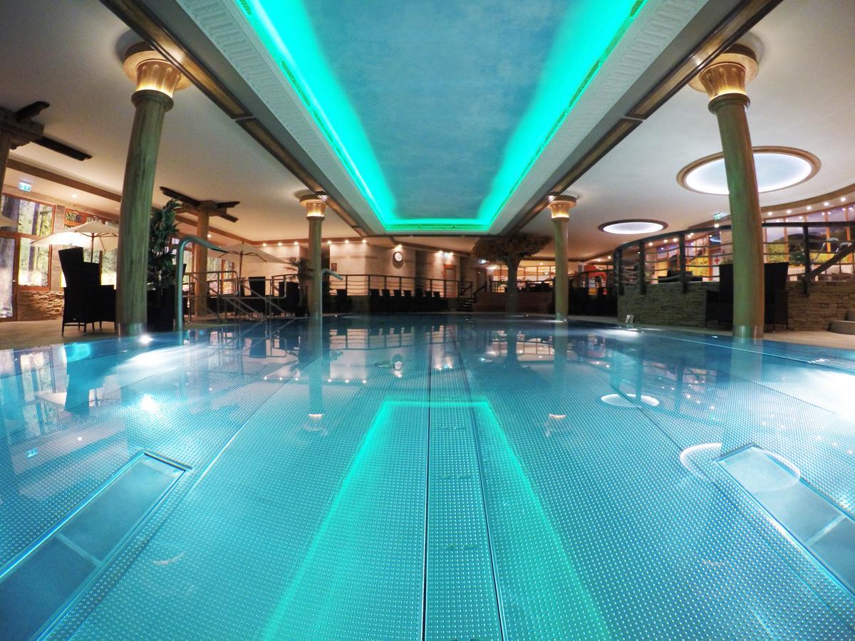 Aqua Sport*** Hotel Puchov Bagian luar foto