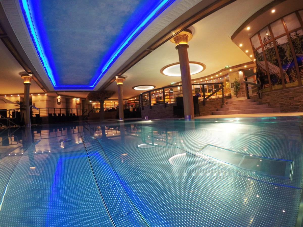 Aqua Sport*** Hotel Puchov Bagian luar foto
