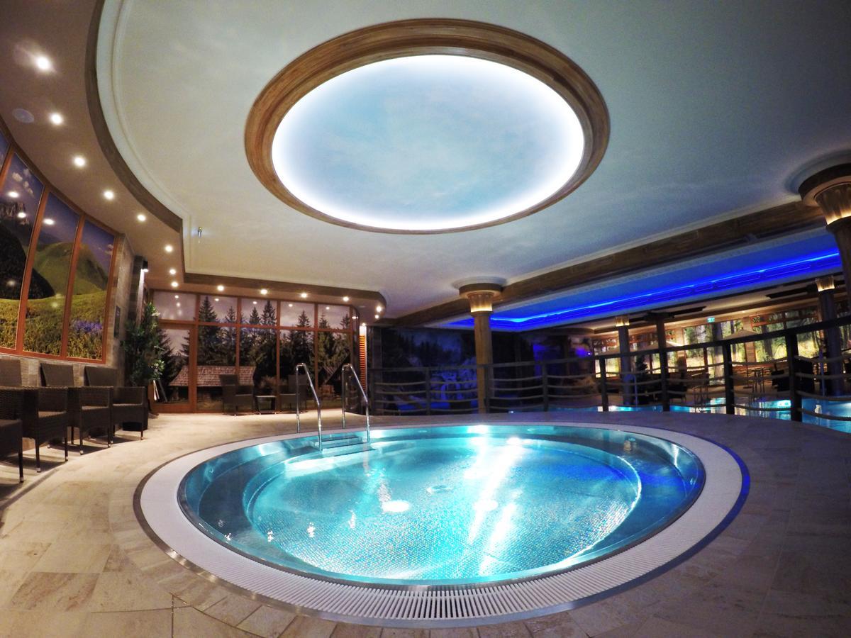 Aqua Sport*** Hotel Puchov Bagian luar foto