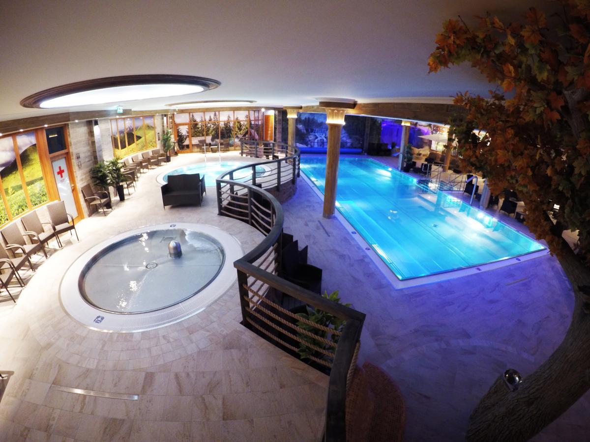 Aqua Sport*** Hotel Puchov Bagian luar foto