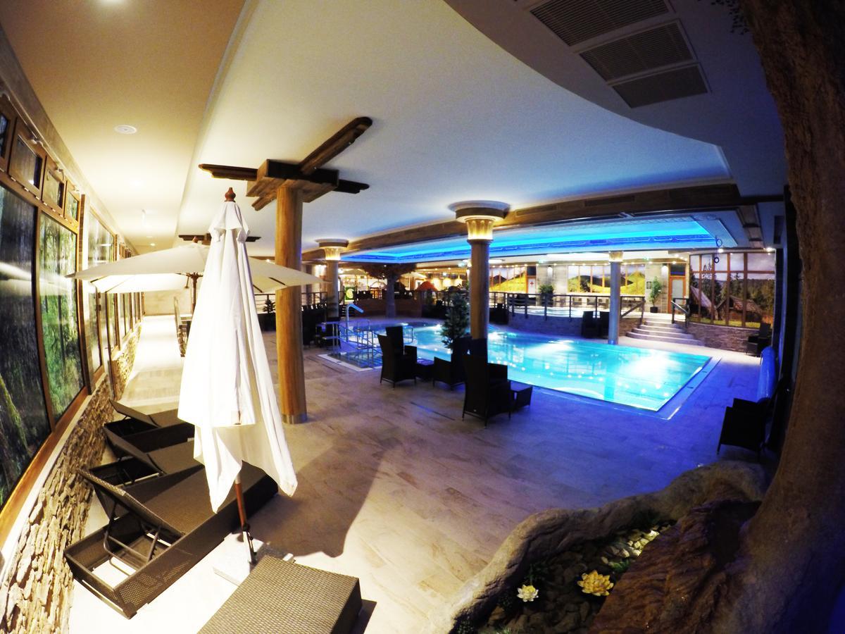 Aqua Sport*** Hotel Puchov Bagian luar foto