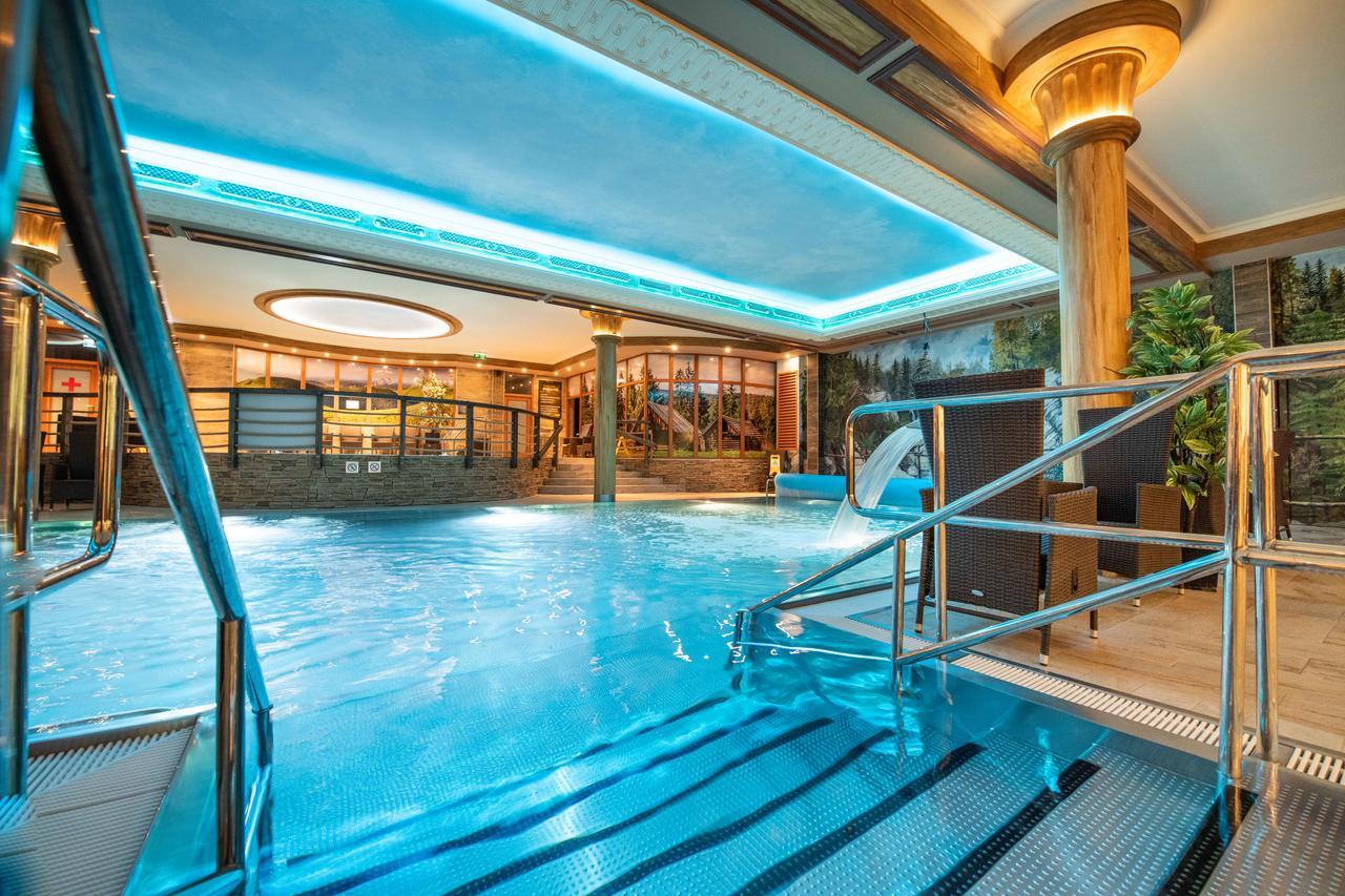 Aqua Sport*** Hotel Puchov Bagian luar foto